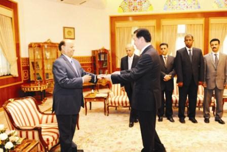 رئيس الجمهورية لدى تسلمه اوراق اعتماد السفير الصيني أمس